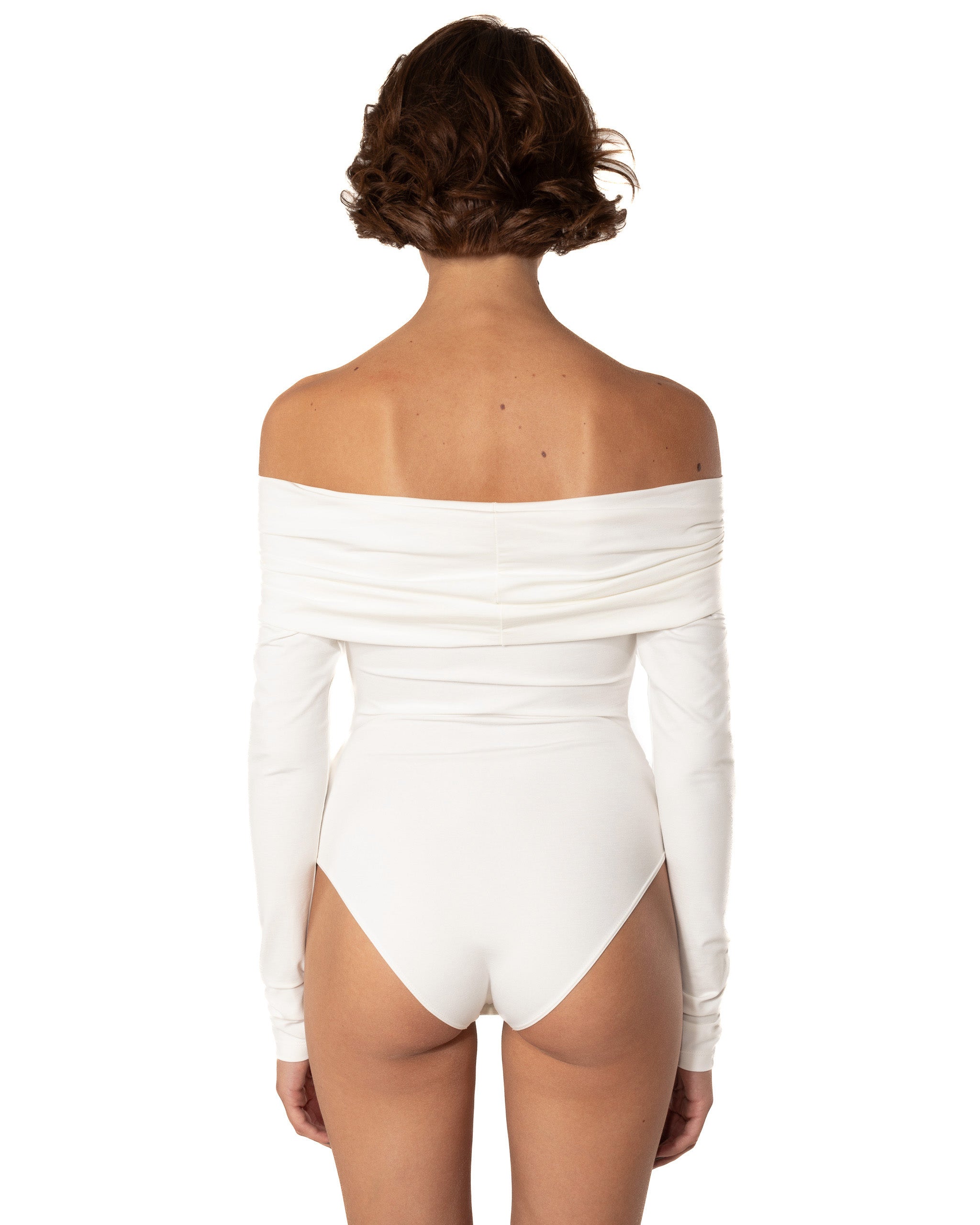 This bodysuit's model is for romantic character. The shoulder detail can be played with making it narrower or wider, or even covering your shoulders.