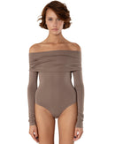 This bodysuit's model is for romantic character. The shoulder detail can be played with making it narrower or wider, or even covering your shoulders. 