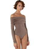This bodysuit's model is for romantic character. The shoulder detail can be played with making it narrower or wider, or even covering your shoulders. 