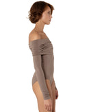 This bodysuit's model is for romantic character. The shoulder detail can be played with making it narrower or wider, or even covering your shoulders. 